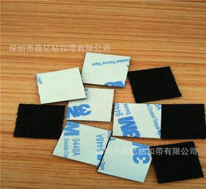 無(wú)痕不殘留，穩(wěn)固不移位 汽車避光墊與防踢墊的得力助手——3M背膠魔術(shù)貼與松緊帶固定方案