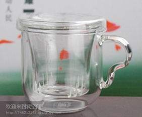 匠心塑光 張西同玻璃制品的壺杯燈影之美